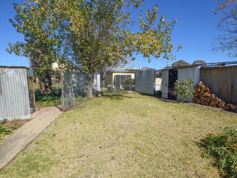 16 Miro Street, Young NSW 2594