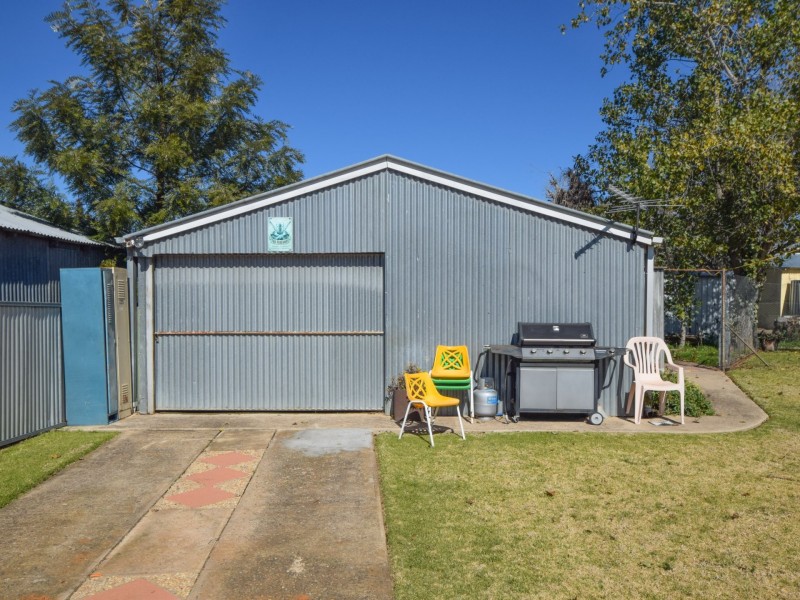 16 Miro Street, Young NSW 2594