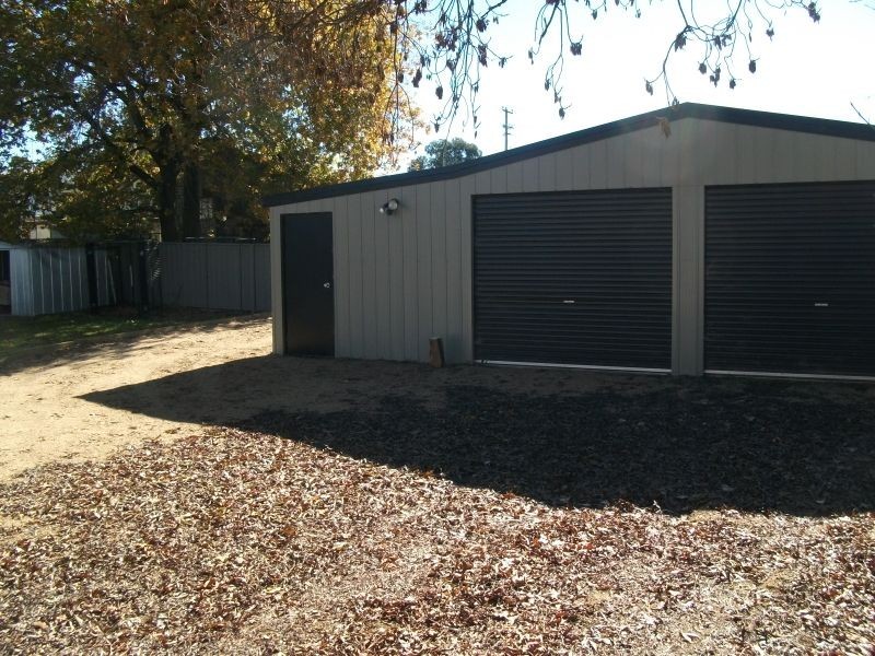 77 William St, Young NSW 2594