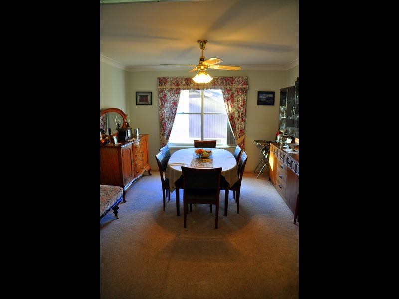 22 Back Creek Road, Young NSW 2594