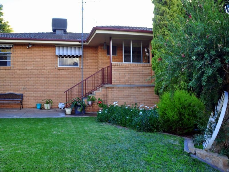 22 Back Creek Road, Young NSW 2594