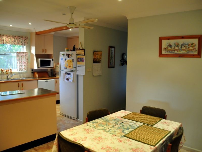 22 Back Creek Road, Young NSW 2594