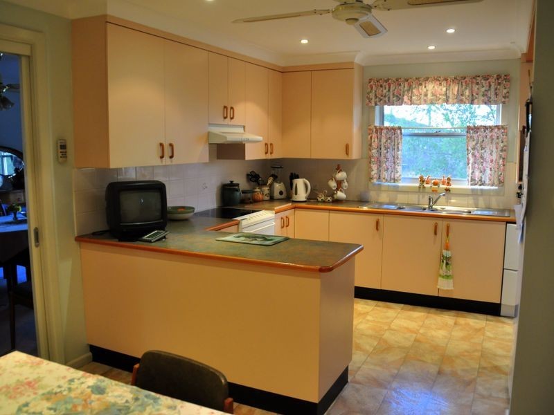 22 Back Creek Road, Young NSW 2594