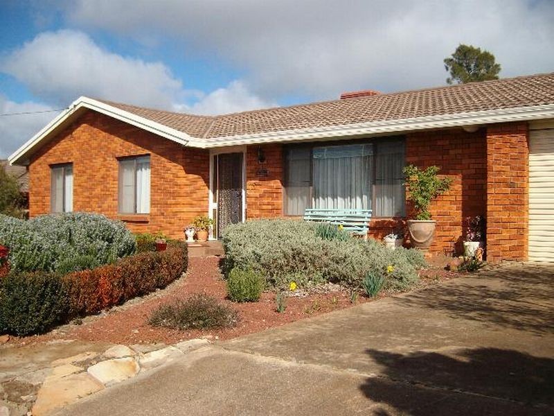 072 Fontenoy Street, Young NSW 2594