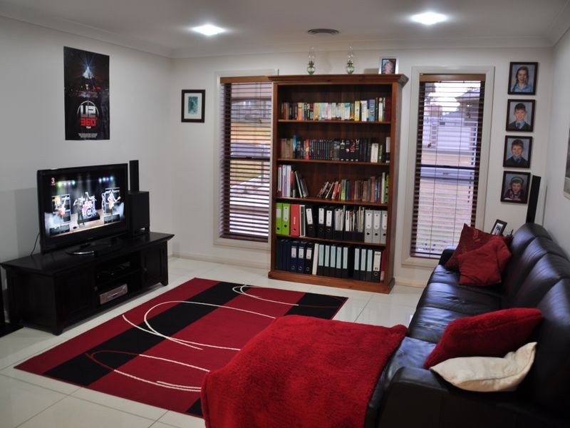1 Settlers Place, Young NSW 2594