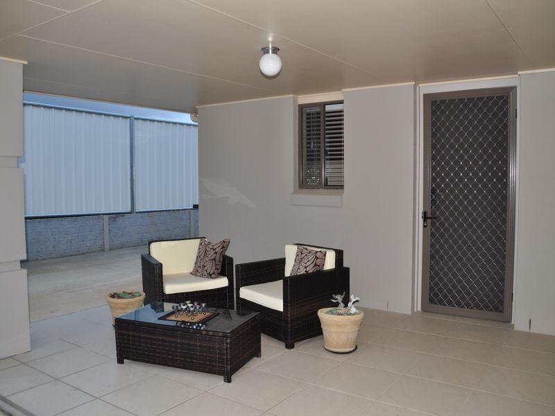 1 Settlers Place, Young NSW 2594