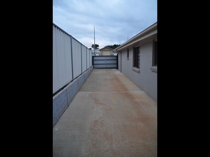 1 Settlers Place, Young NSW 2594