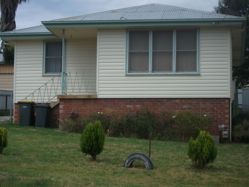 108 Berthong Street, Young NSW 2594