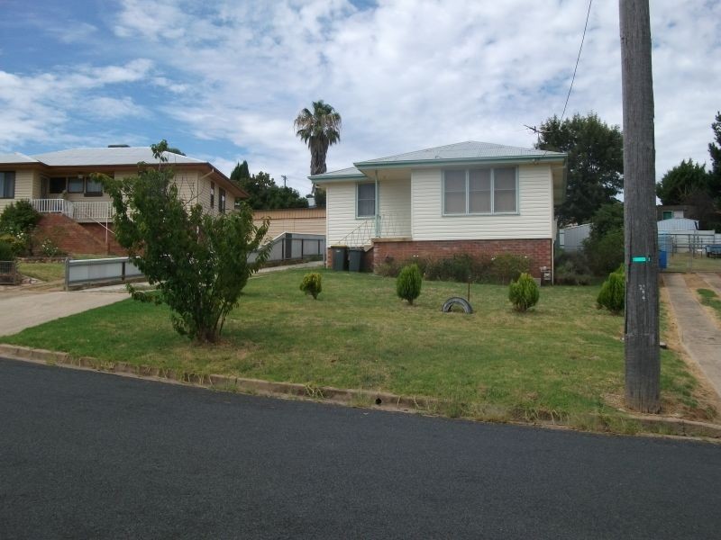 108 Berthong Street, Young NSW 2594