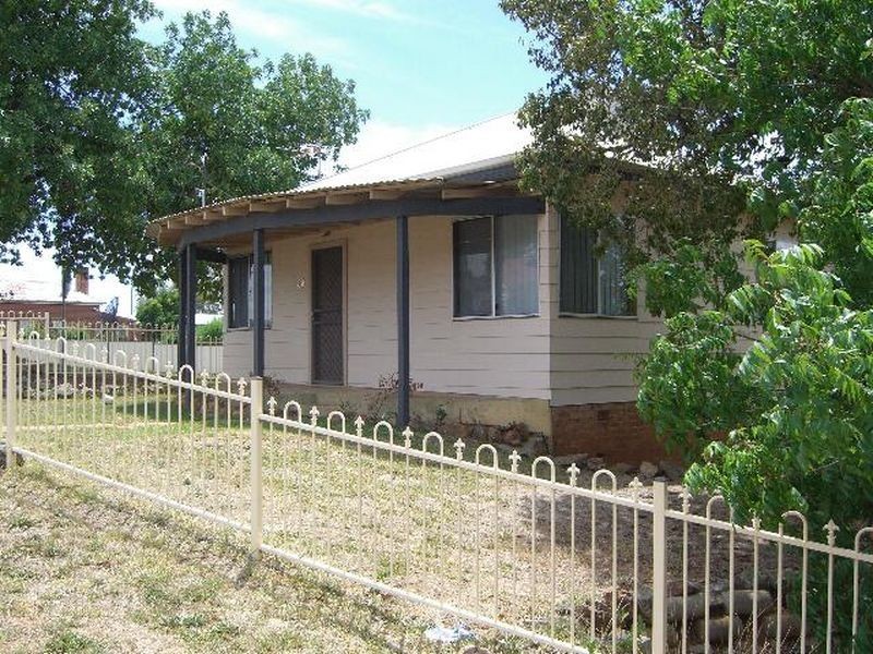 88 Wombat Street, Young NSW 2594