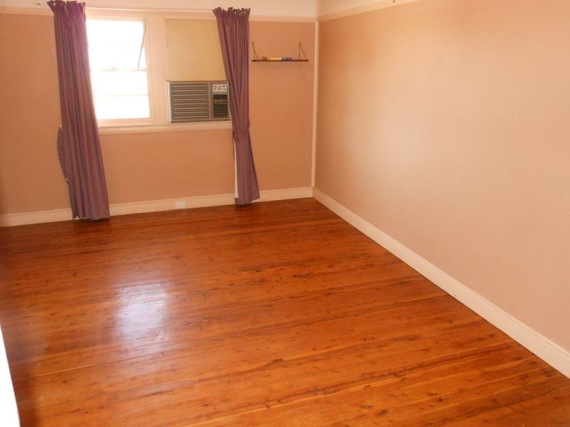 23 Spring Street, Young NSW 2594