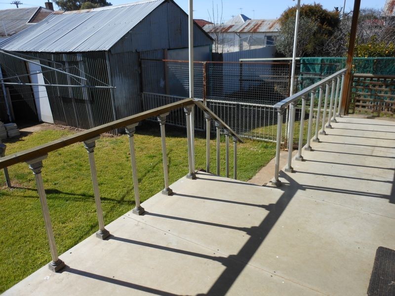 23 Spring Street, Young NSW 2594