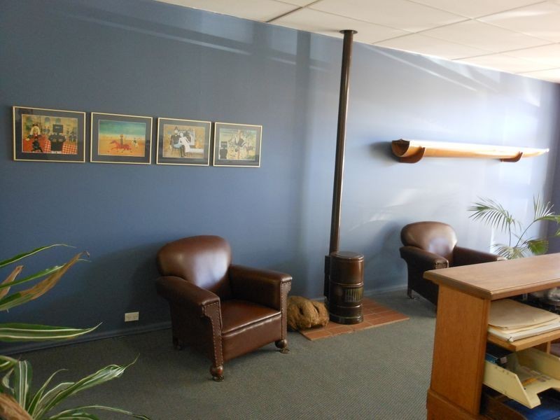 71 Lynch ST, Young NSW 2594