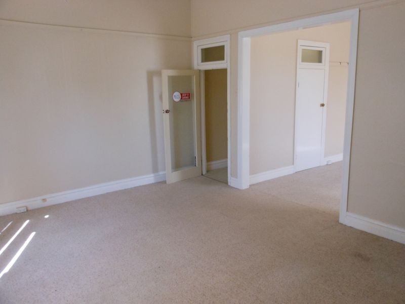 71 Lynch ST, Young NSW 2594