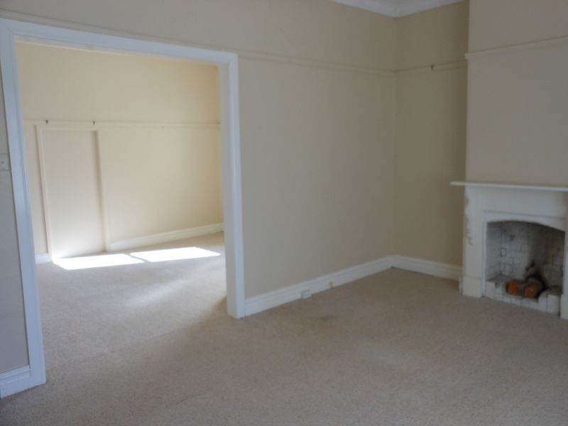 71 Lynch ST, Young NSW 2594