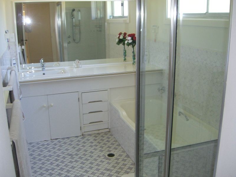 7 Willawong Street, Young NSW 2594