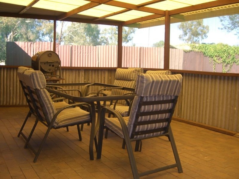 7 Willawong Street, Young NSW 2594