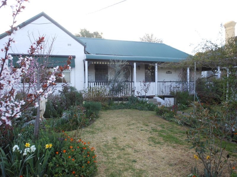 51 Wombat Street, Young NSW 2594