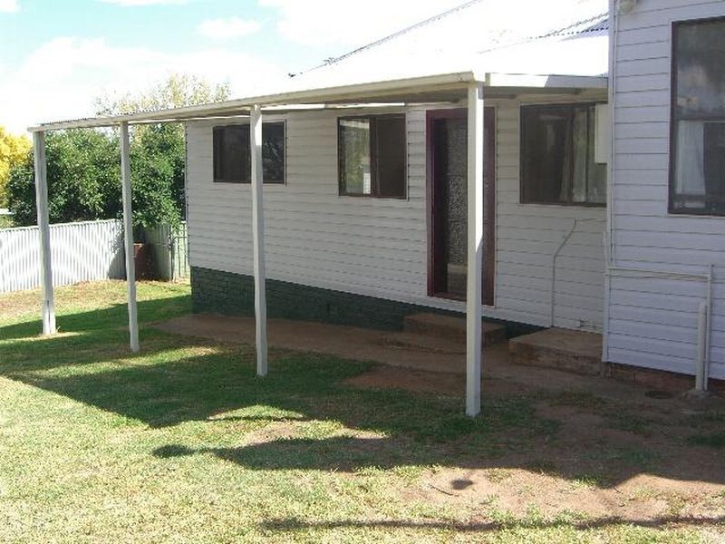 10 William Street, Young NSW 2594