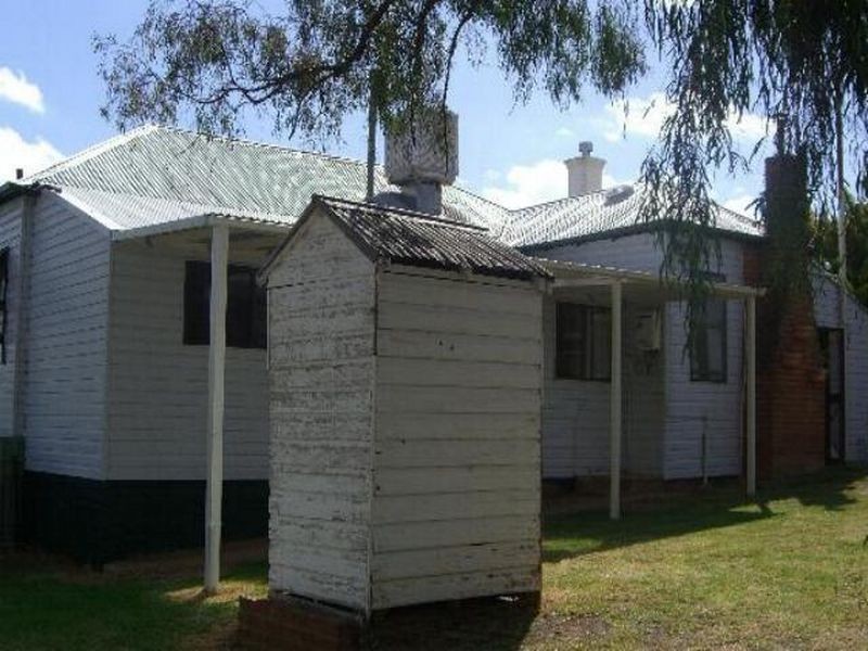 10 William Street, Young NSW 2594