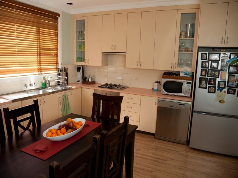 39 Binalong Street, Young NSW 2594
