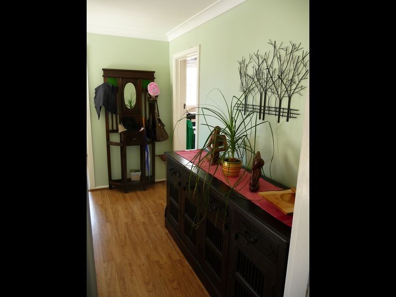 39 Binalong Street, Young NSW 2594