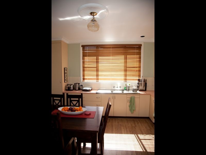 39 Binalong Street, Young NSW 2594
