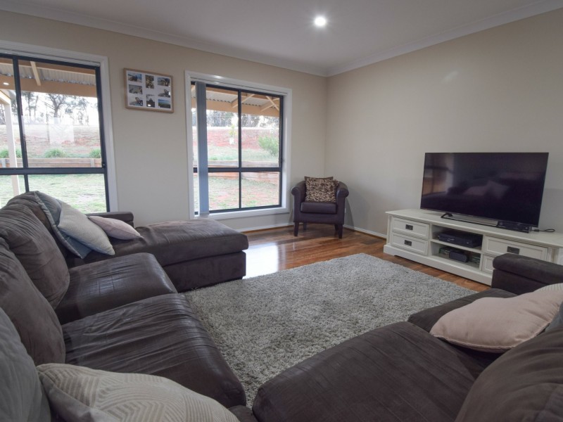 220 Boundary Road, Young NSW 2594