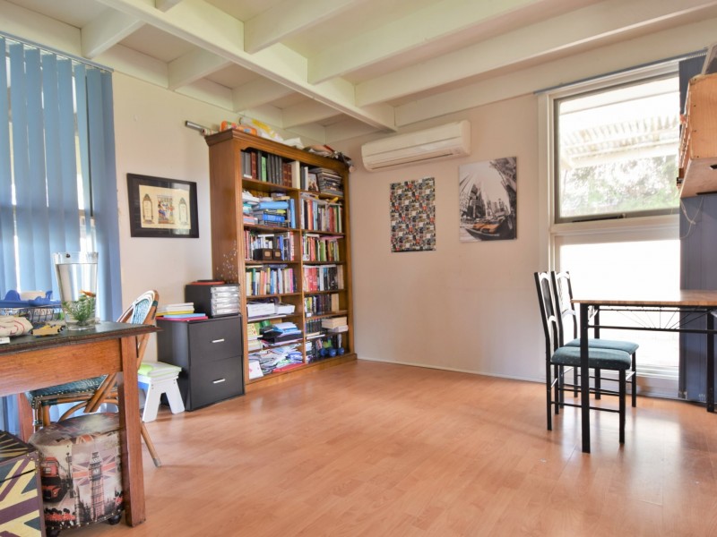 15 Willawong Street, Young NSW 2594