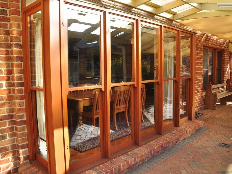 5 Nuthall Cresent, Young NSW 2594