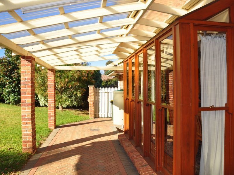 5 Nuthall Cresent, Young NSW 2594