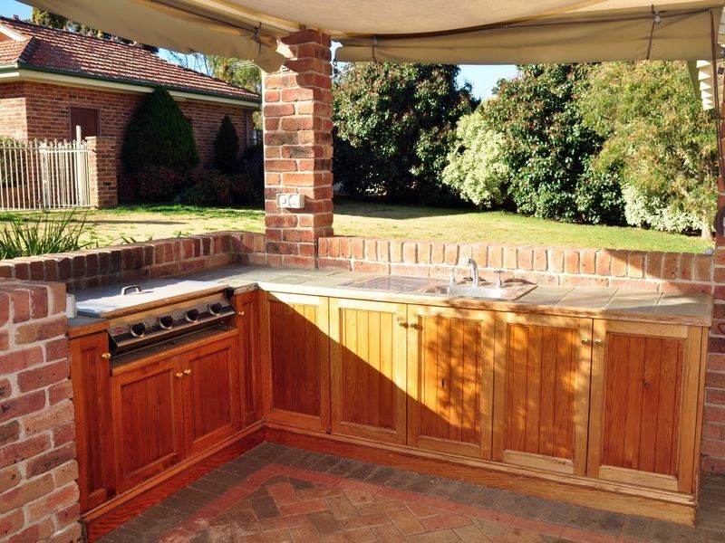 5 Nuthall Cresent, Young NSW 2594