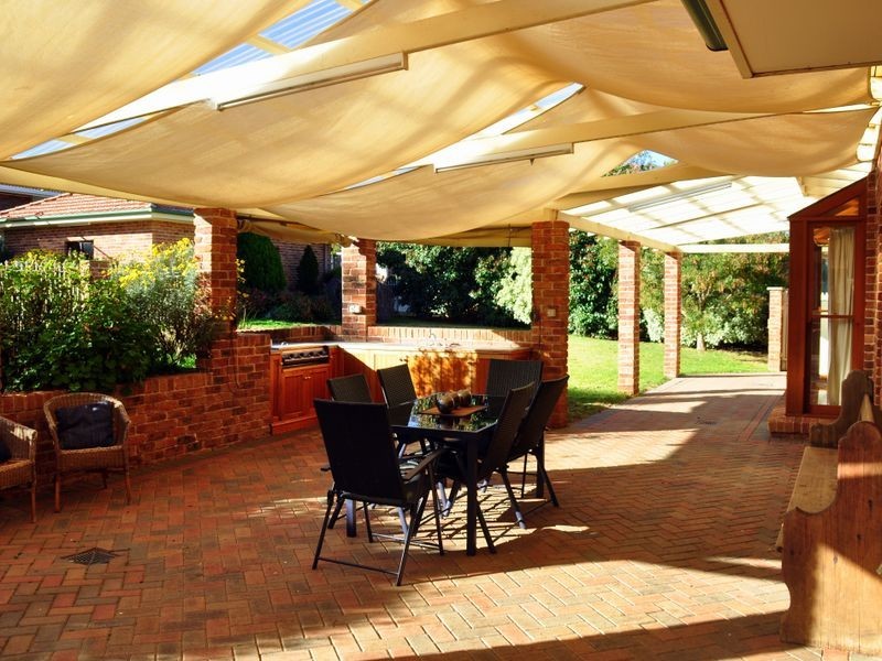 5 Nuthall Cresent, Young NSW 2594