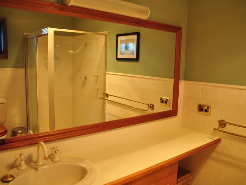 5 Nuthall Cresent, Young NSW 2594