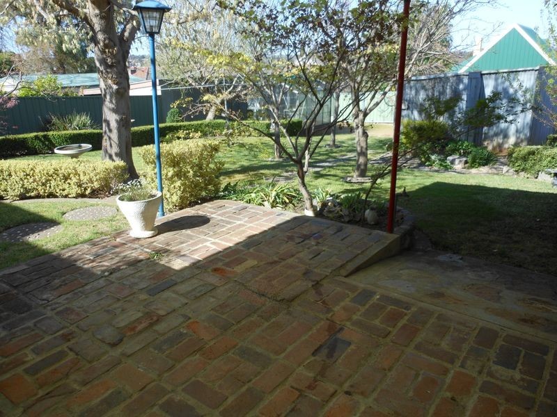 42 Yass St, Young NSW 2594