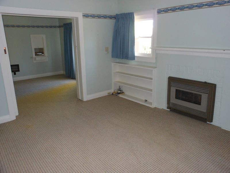 42 Yass St, Young NSW 2594