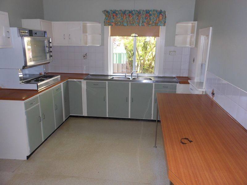 42 Yass St, Young NSW 2594