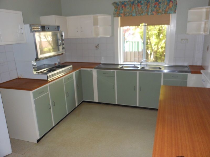 42 Yass St, Young NSW 2594