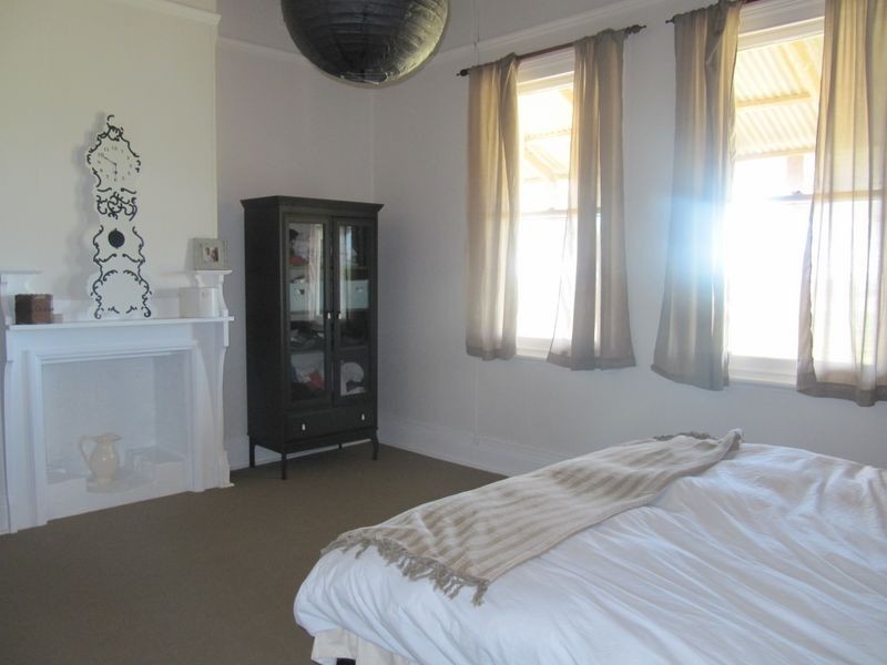 525 Old Forbes Rd, Young NSW 2594