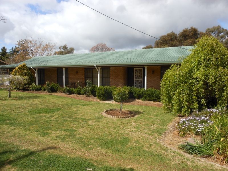 6 Nuthall Crescent, Young NSW 2594
