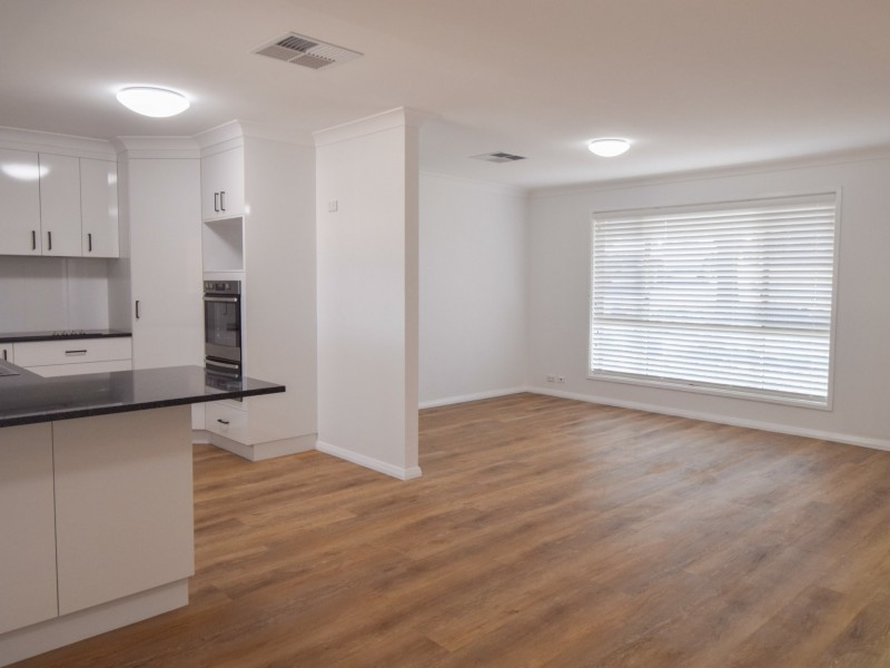 108 Blackett Avenue, Young NSW 2594