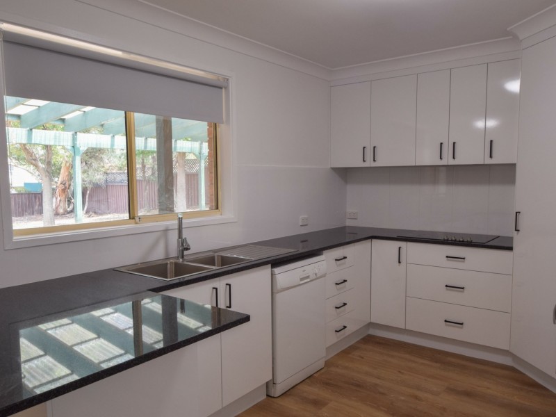 108 Blackett Avenue, Young NSW 2594