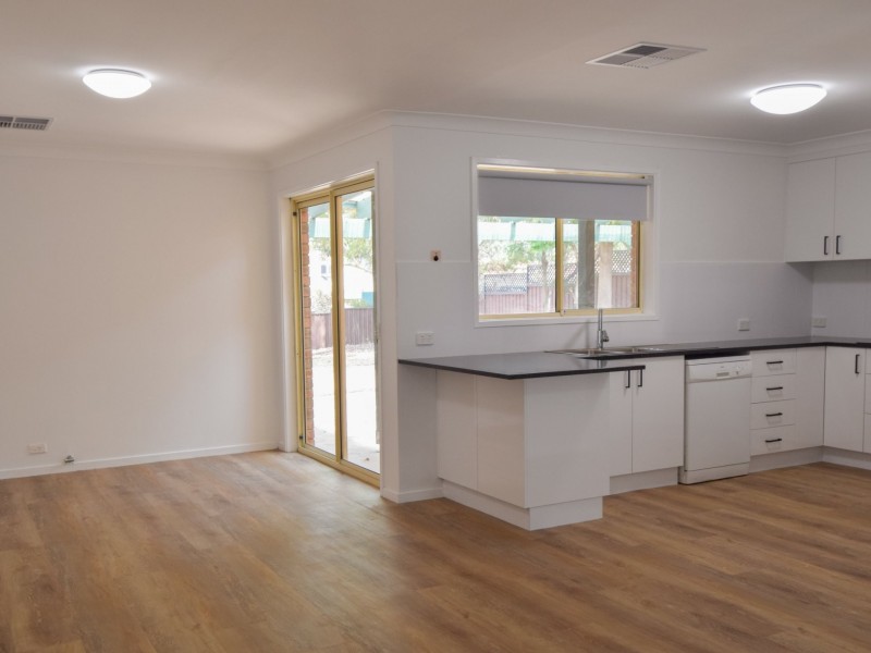 108 Blackett Avenue, Young NSW 2594