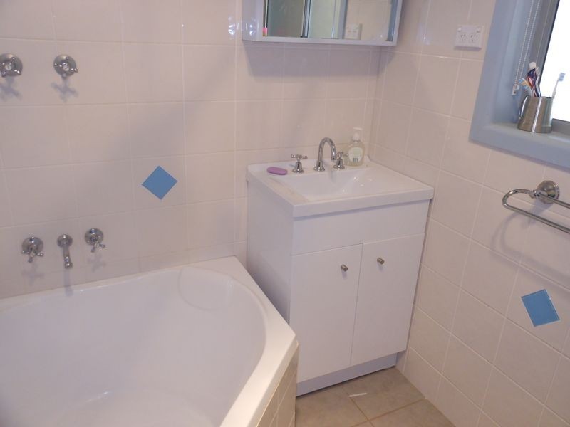 99 Stanley Park Rd, Young NSW 2594