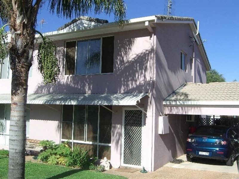 77 Edward Street, Young NSW 2594