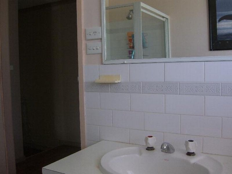 77 Edward Street, Young NSW 2594