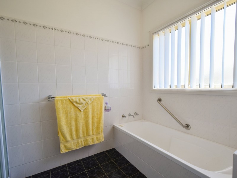 5 Toompang Street, Young NSW 2594