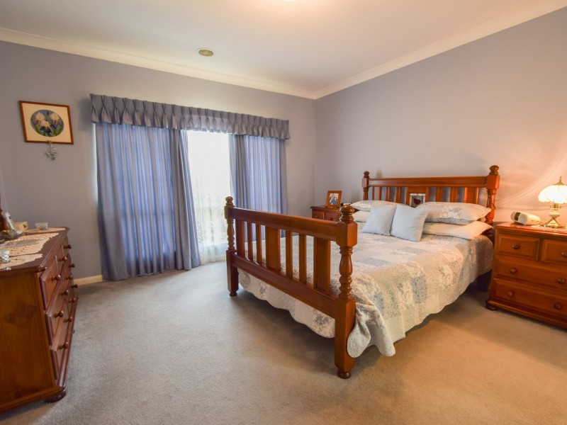5 Toompang Street, Young NSW 2594