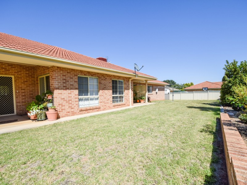 5 Toompang Street, Young NSW 2594