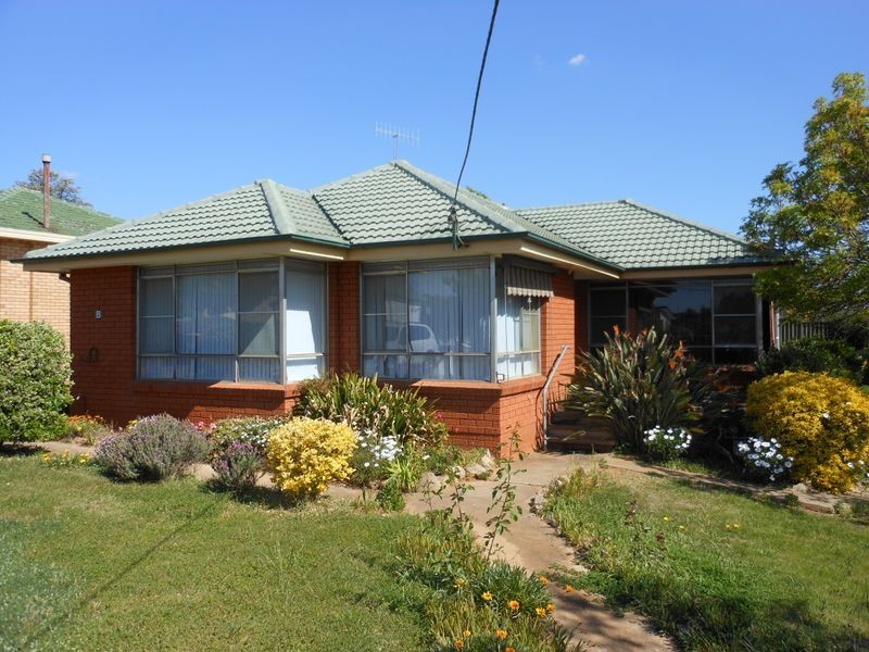8 William Street, Young NSW 2594